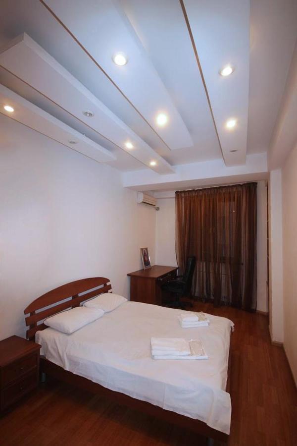 Freedom Apartments On Yekmalyan Str Jereván Kültér fotó