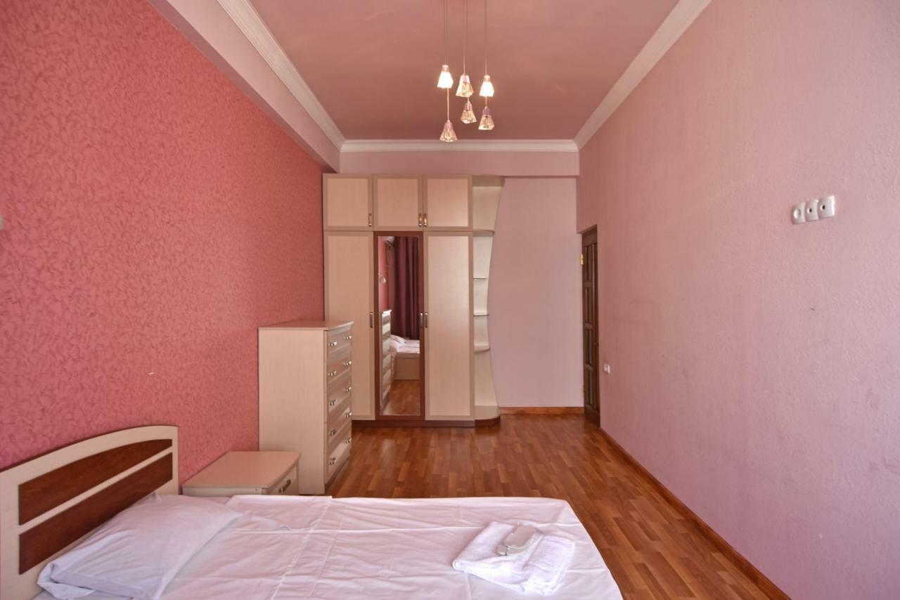 Freedom Apartments On Yekmalyan Str Jereván Kültér fotó