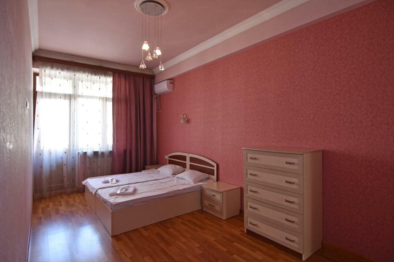 Freedom Apartments On Yekmalyan Str Jereván Kültér fotó