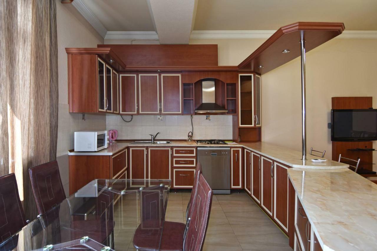 Freedom Apartments On Yekmalyan Str Jereván Kültér fotó