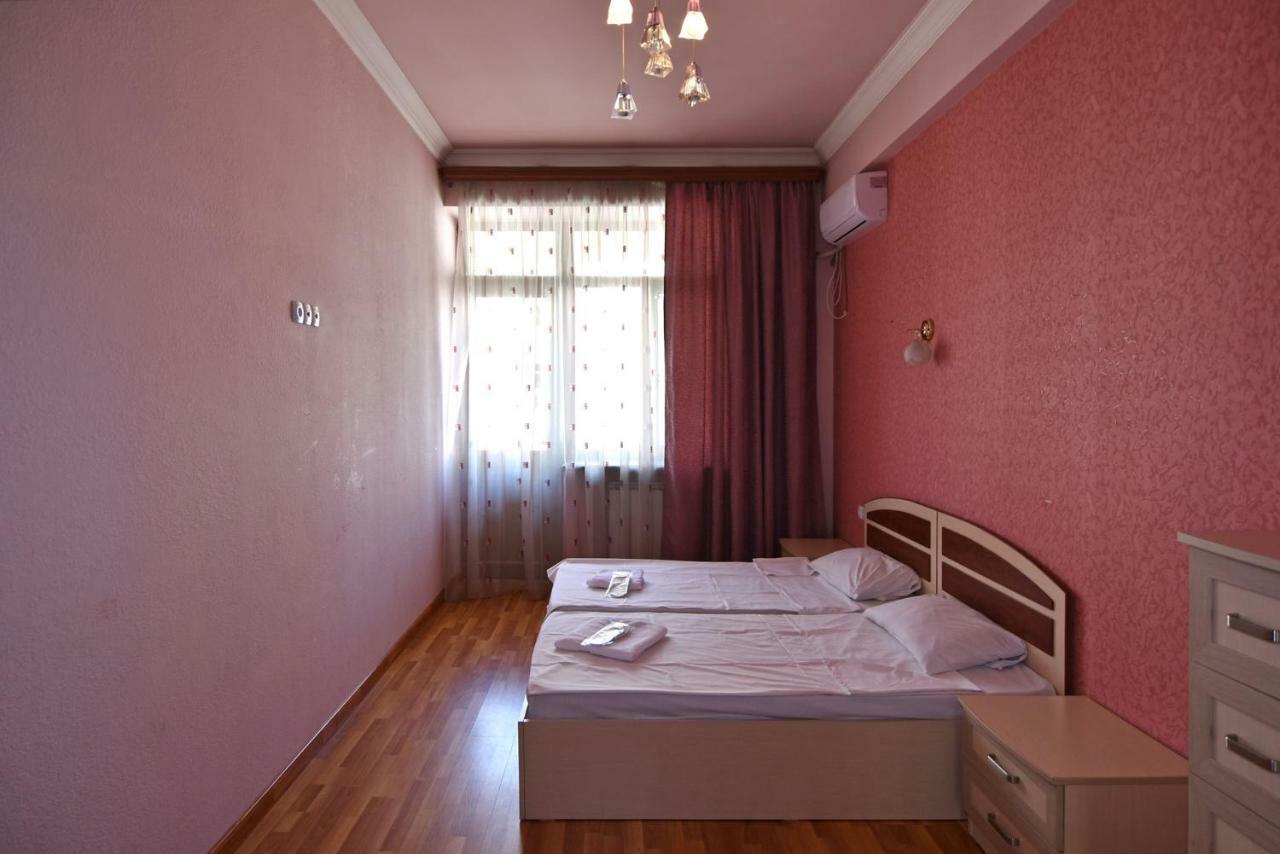 Freedom Apartments On Yekmalyan Str Jereván Kültér fotó